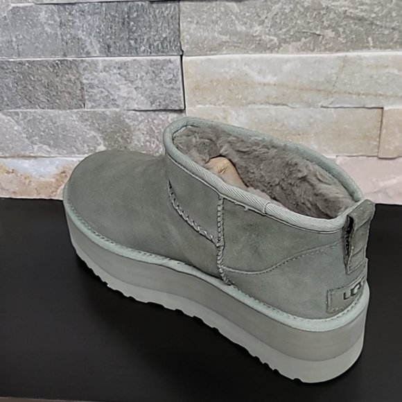 UGG Women's Classic Ultra Mini Platform Boot - Picture 7 of 10